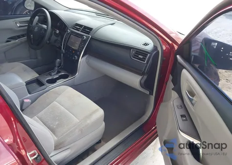 2016 Toyota Camry Le z USA, uszkodzony, nr VIN 4T1BF1FK3GU552936